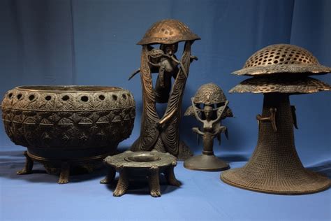   Igbo Ukwu Bronze Figure: A Majestic Display of Ancient Nigerian Metalwork!